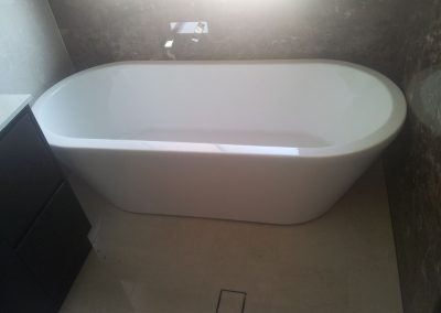 White bath tub